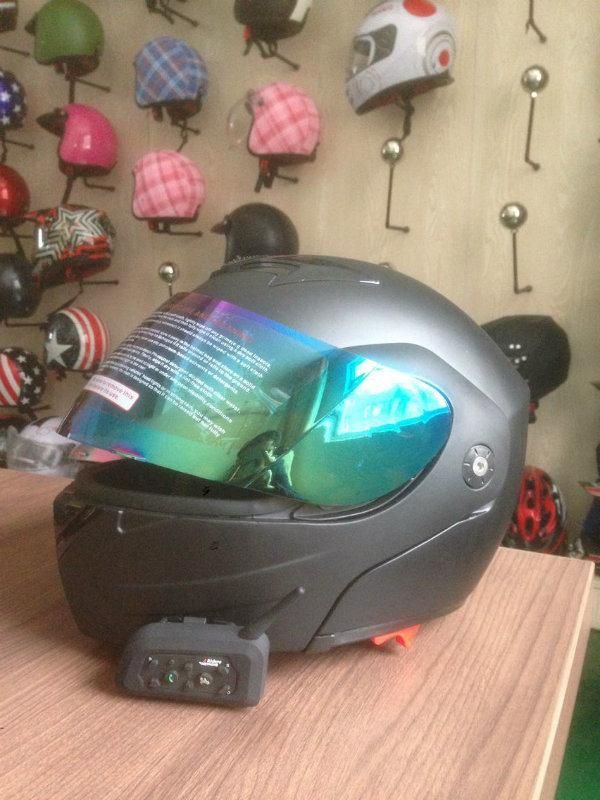 High Quality Full Face Helmet with Bluetooth for Motorcycle / Cross-Road